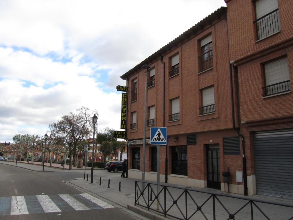 Hostal Puerta La Villa Valladolid Exterior foto