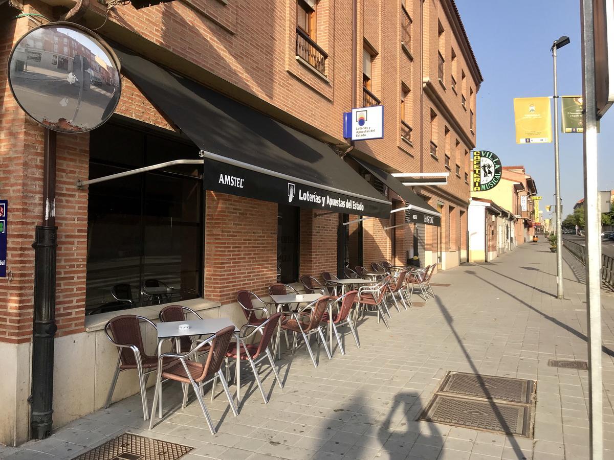 Hostal Puerta La Villa Valladolid Exterior foto
