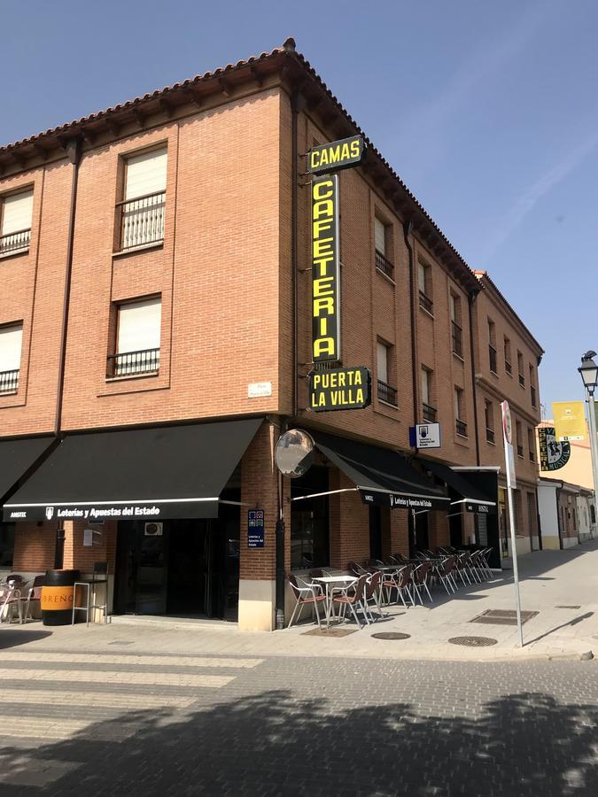 Hostal Puerta La Villa Valladolid Exterior foto